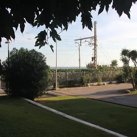 Spacious In With Sea View Appartement *