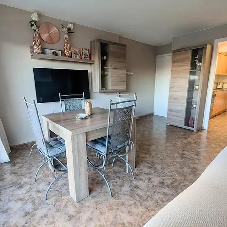 Spacious In With Sea View Appartement
