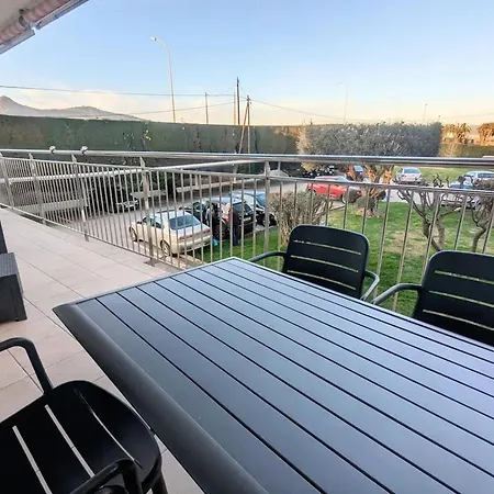 Appartement Spacious In With Sea View